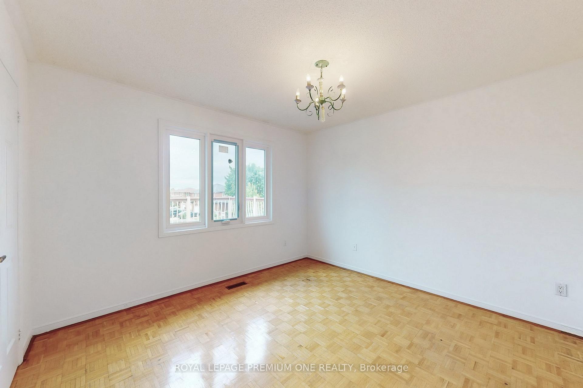 Photo 30 of 70 Vineyard Court, Vaughan, East Woodbridge — HOMEH