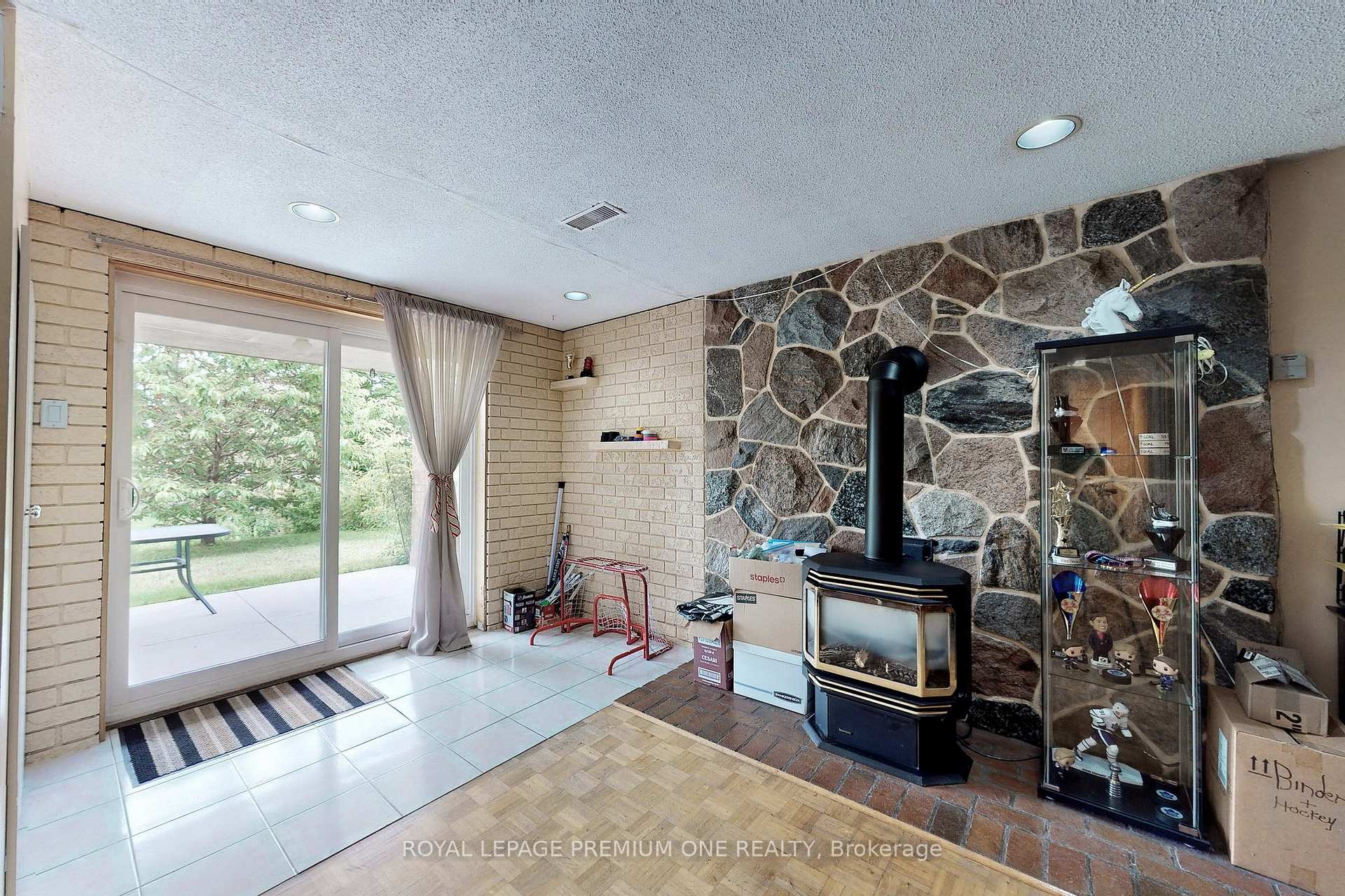 Photo 37 of 70 Vineyard Court, Vaughan, East Woodbridge — HOMEH