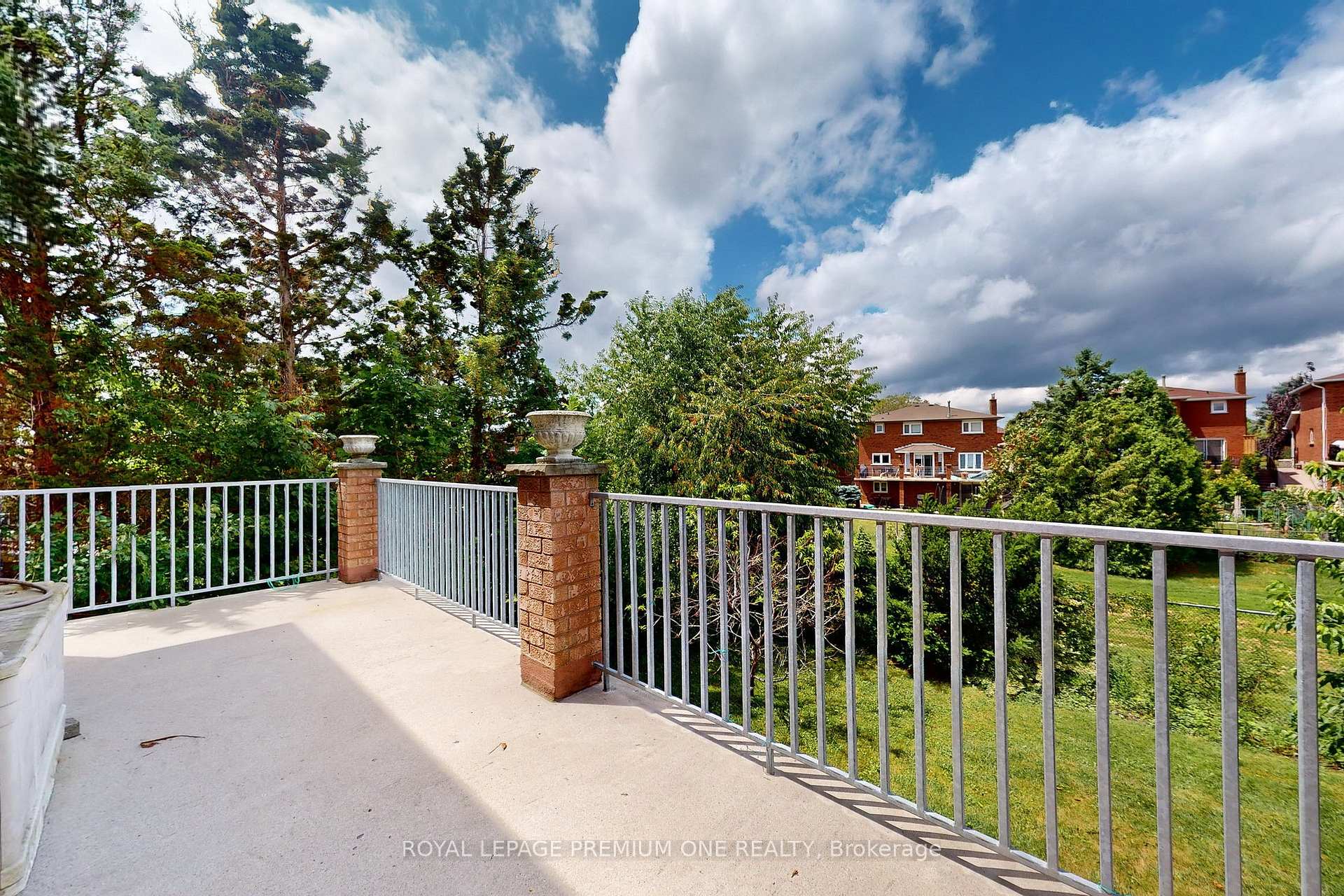 Photo 39 of 70 Vineyard Court, Vaughan, East Woodbridge — HOMEH