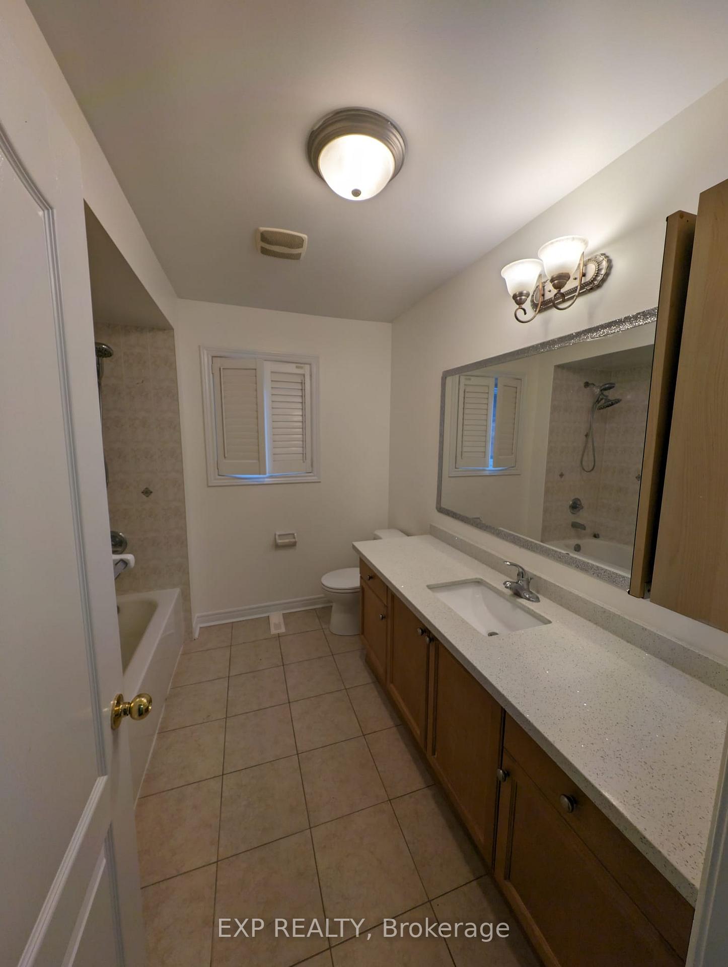 Photo 4 of 68 Rocky Point Crescent, Brampton, Madoc — HOMEH