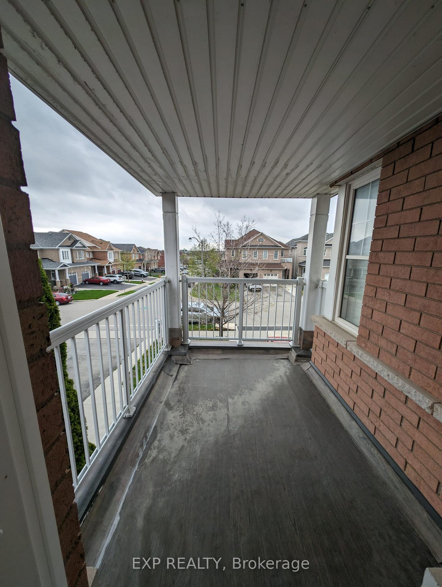 Photo 7 of 68 Rocky Point Crescent, Brampton, Madoc — HOMEH