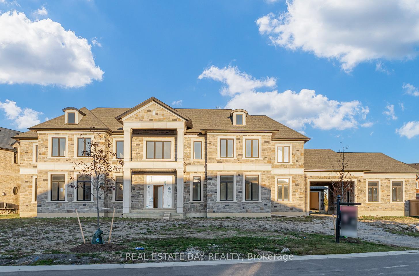 Photo 2 of 222 Northern Pines Boulevard, Vaughan, Kleinburg — HOMEH