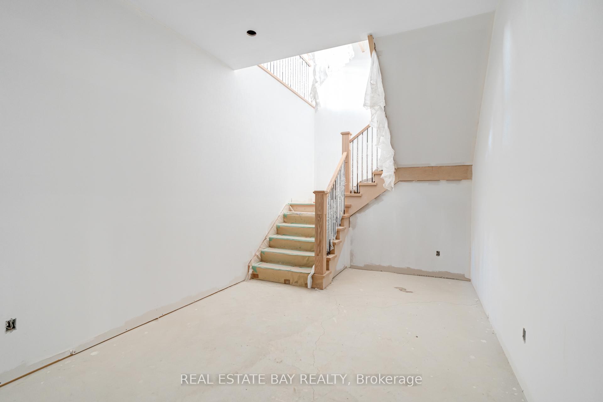 Photo 35 of 222 Northern Pines Boulevard, Vaughan, Kleinburg — HOMEH