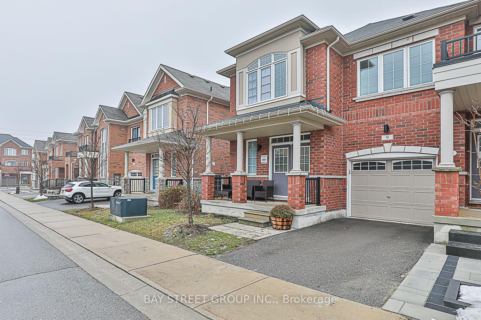 Photo 3 of 9 Harcourt Street, Vaughan, Patterson — HOMEH