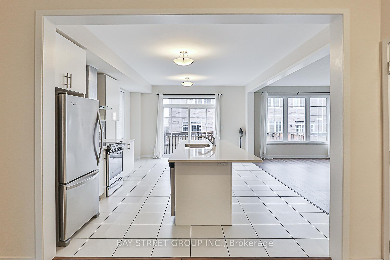 Photo 7 of 9 Harcourt Street, Vaughan, Patterson — HOMEH