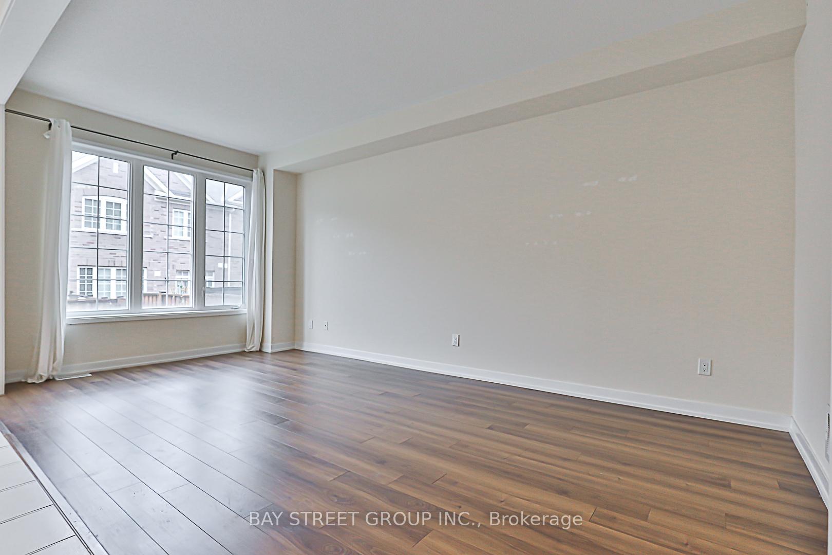 Photo 8 of 9 Harcourt Street, Vaughan, Patterson — HOMEH