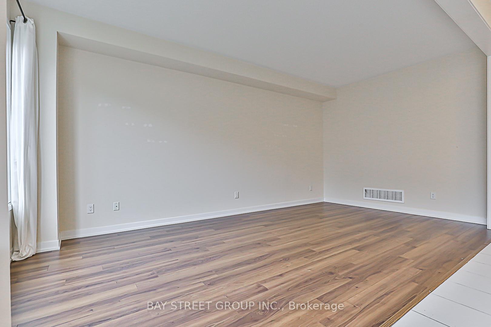 Photo 9 of 9 Harcourt Street, Vaughan, Patterson — HOMEH