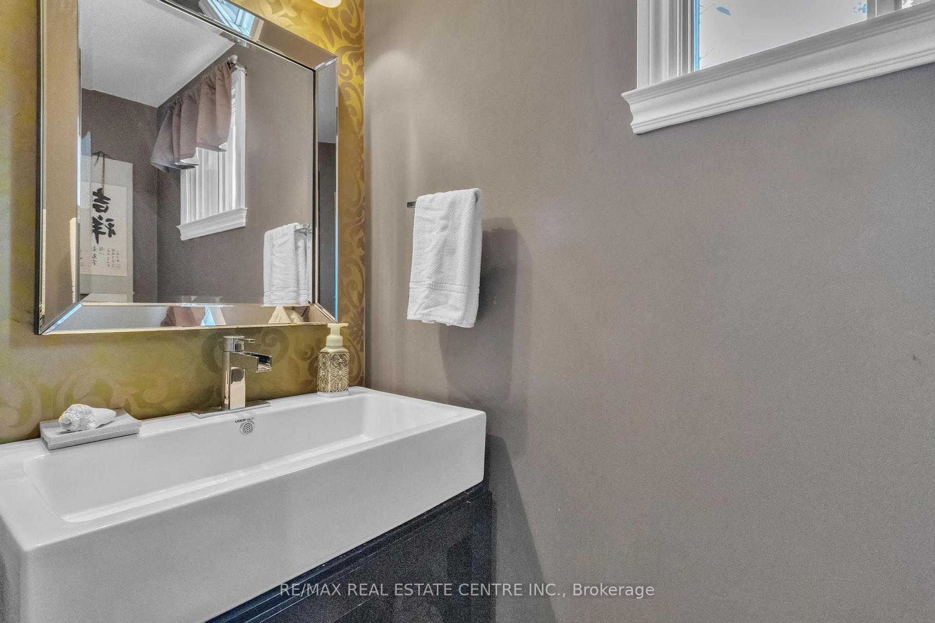 Photo 18 of 23 Oleander Crescent N, Brampton, Heart Lake East — HOMEH