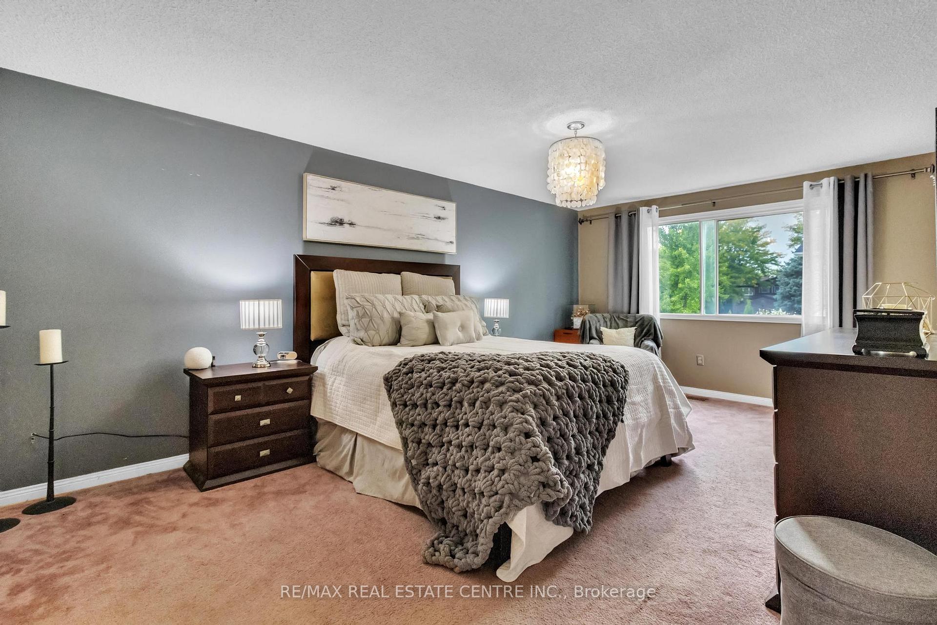 Photo 25 of 23 Oleander Crescent N, Brampton, Heart Lake East — HOMEH