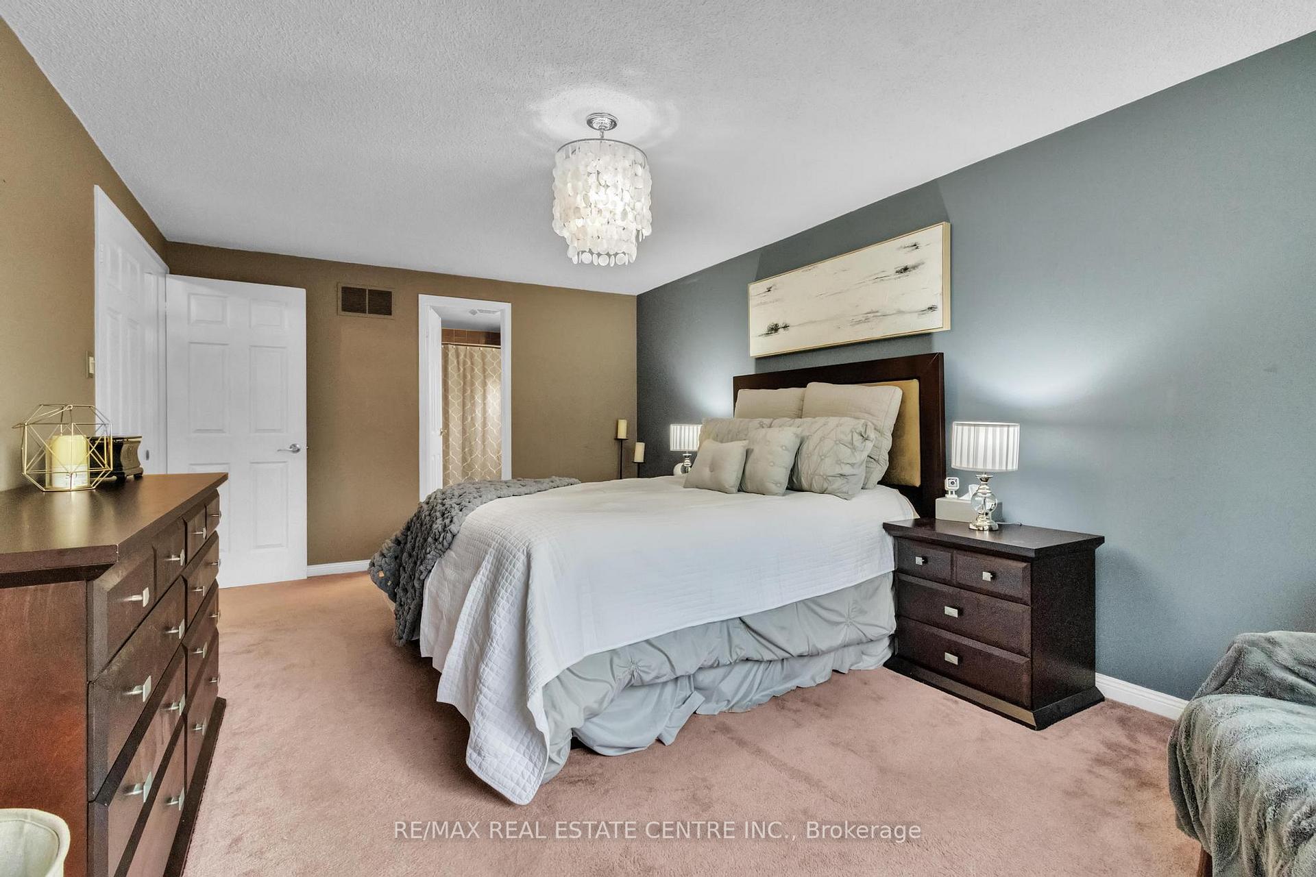 Photo 27 of 23 Oleander Crescent N, Brampton, Heart Lake East — HOMEH