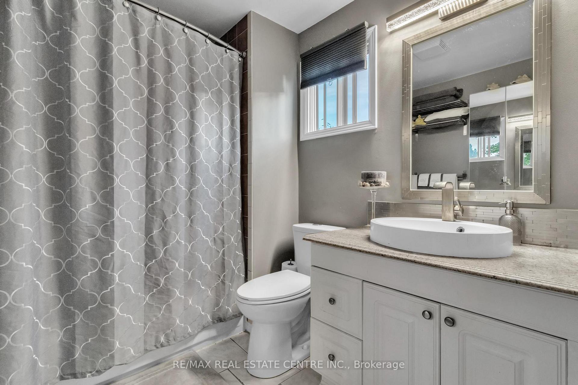 Photo 28 of 23 Oleander Crescent N, Brampton, Heart Lake East — HOMEH