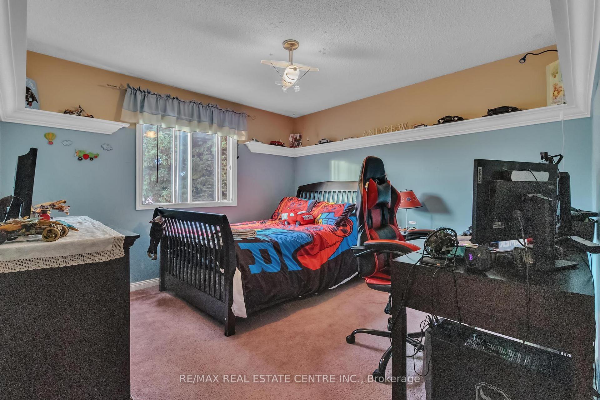 Photo 29 of 23 Oleander Crescent N, Brampton, Heart Lake East — HOMEH