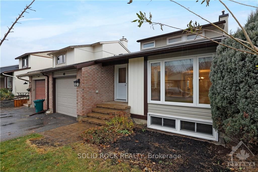 Photo 3 of 48 Burnetts Grove Circle, Ottawa, Barrhaven - Pheasant Run — HOMEH