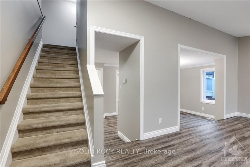 Photo 4 of 48 Burnetts Grove Circle, Ottawa, Barrhaven - Pheasant Run — HOMEH