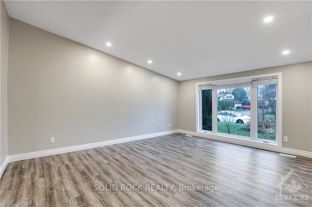 Photo 5 of 48 Burnetts Grove Circle, Ottawa, Barrhaven - Pheasant Run — HOMEH