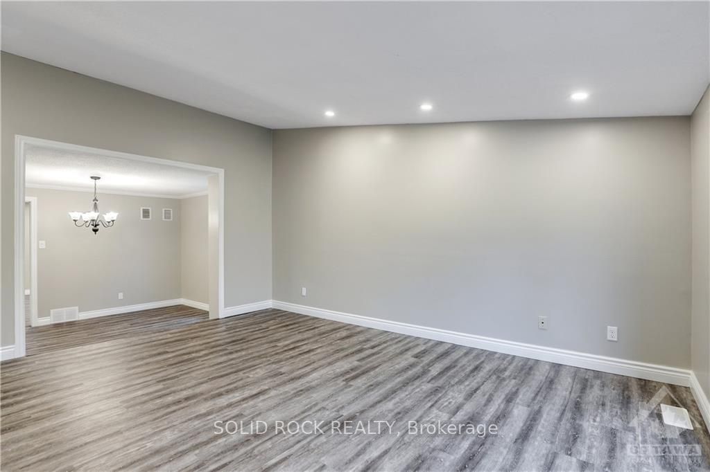 Photo 6 of 48 Burnetts Grove Circle, Ottawa, Barrhaven - Pheasant Run — HOMEH