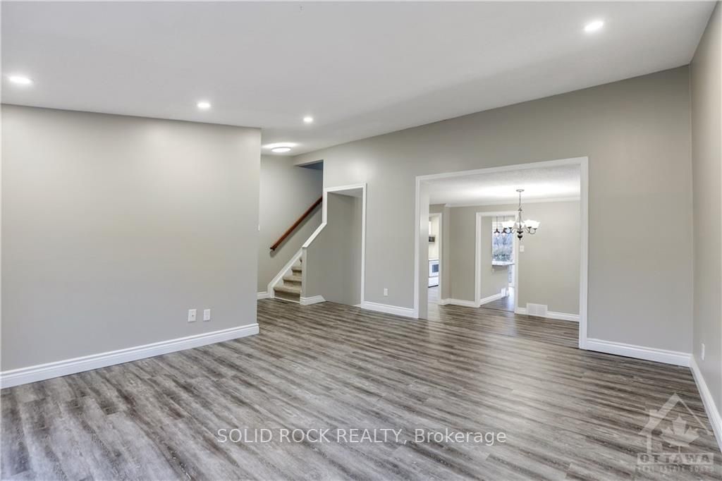 Photo 7 of 48 Burnetts Grove Circle, Ottawa, Barrhaven - Pheasant Run — HOMEH
