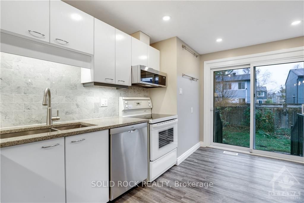 Photo 10 of 48 Burnetts Grove Circle, Ottawa, Barrhaven - Pheasant Run — HOMEH