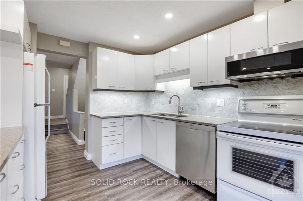Photo 11 of 48 Burnetts Grove Circle, Ottawa, Barrhaven - Pheasant Run — HOMEH