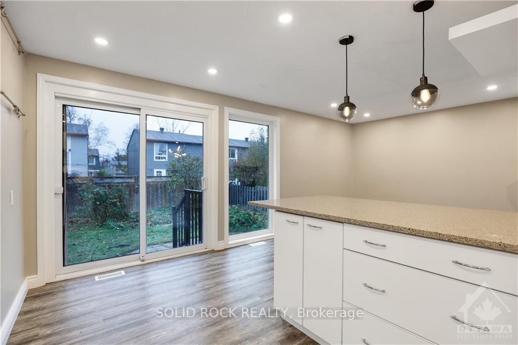 Photo 13 of 48 Burnetts Grove Circle, Ottawa, Barrhaven - Pheasant Run — HOMEH