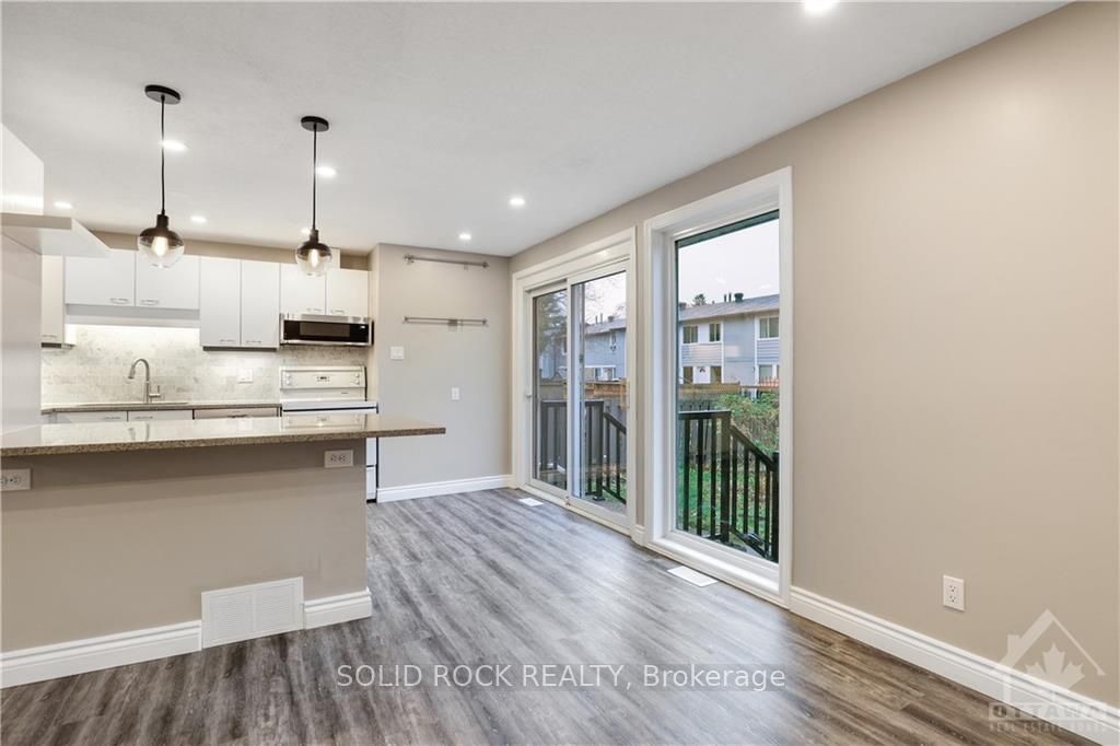Photo 16 of 48 Burnetts Grove Circle, Ottawa, Barrhaven - Pheasant Run — HOMEH