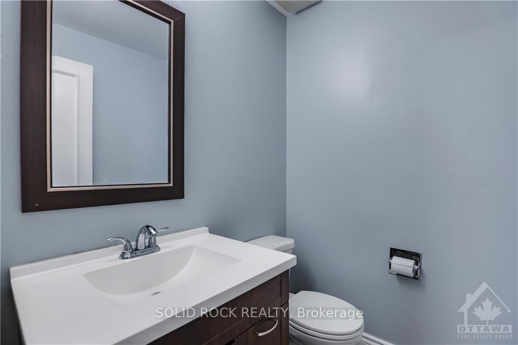 Photo 18 of 48 Burnetts Grove Circle, Ottawa, Barrhaven - Pheasant Run — HOMEH