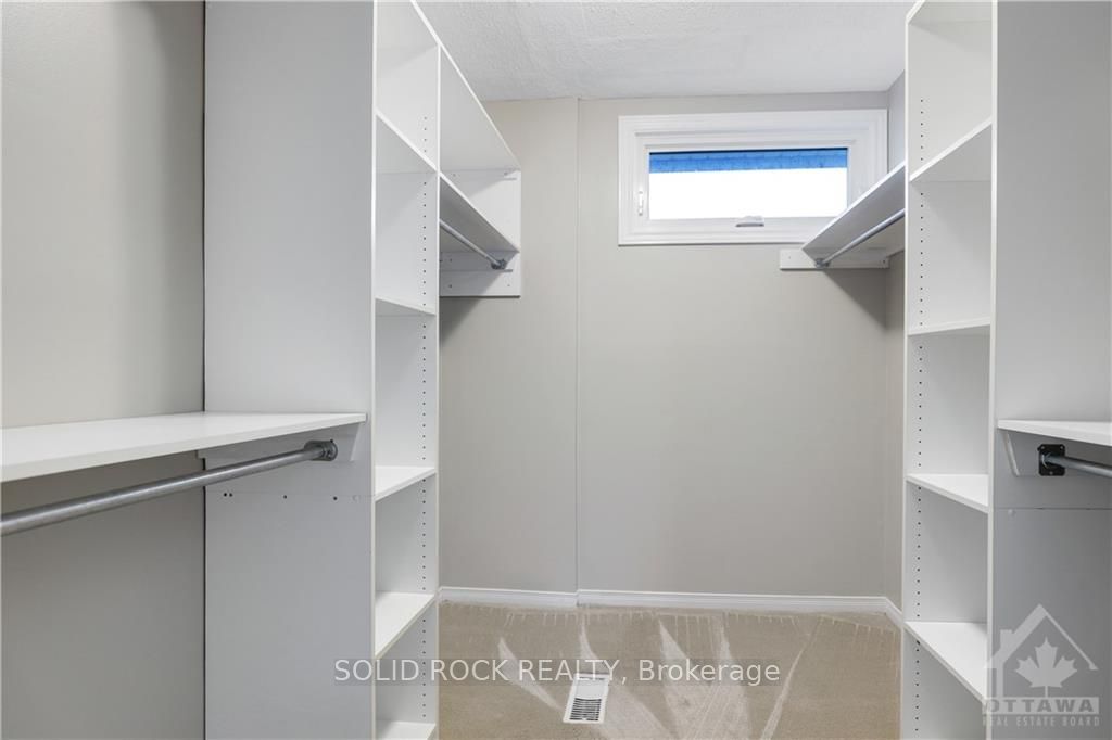 Photo 20 of 48 Burnetts Grove Circle, Ottawa, Barrhaven - Pheasant Run — HOMEH
