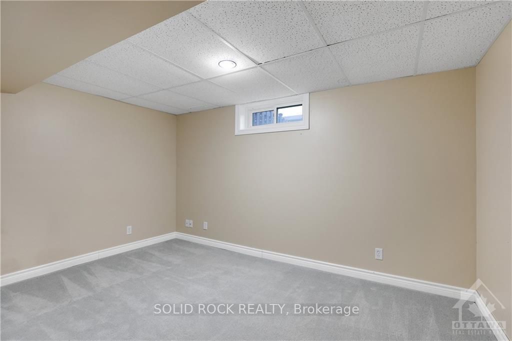 Photo 25 of 48 Burnetts Grove Circle, Ottawa, Barrhaven - Pheasant Run — HOMEH