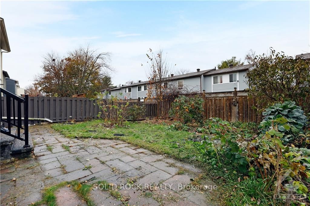 Photo 27 of 48 Burnetts Grove Circle, Ottawa, Barrhaven - Pheasant Run — HOMEH