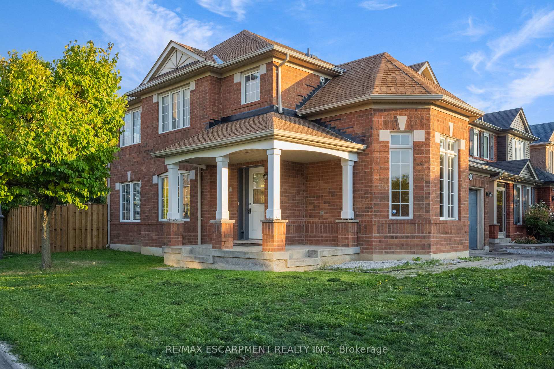 Photo 1 of 14 Yvonne Drive, Brampton, Fletcher's Meadow — HOMEH