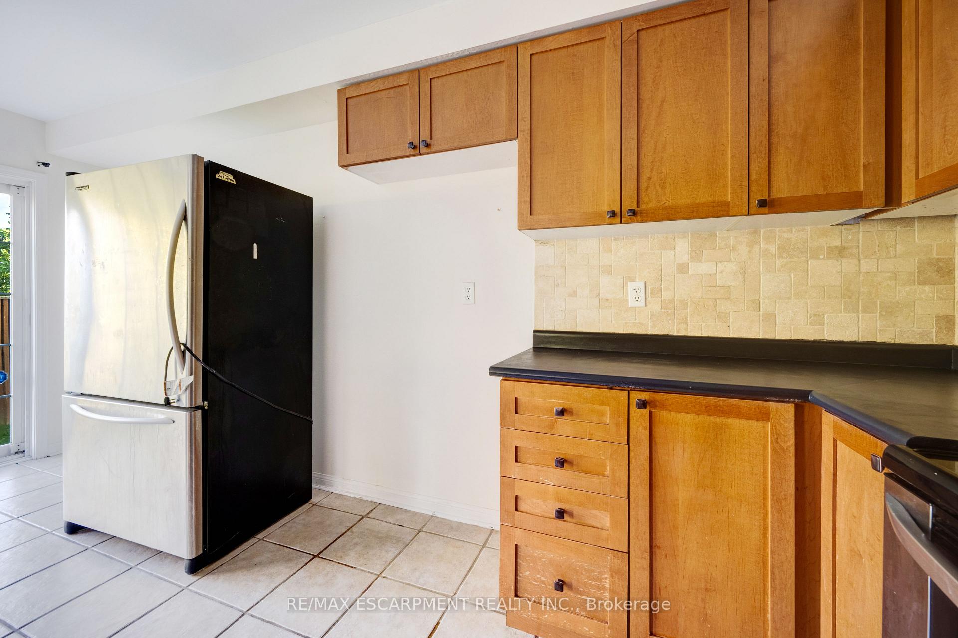 Photo 18 of 14 Yvonne Drive, Brampton, Fletcher's Meadow — HOMEH
