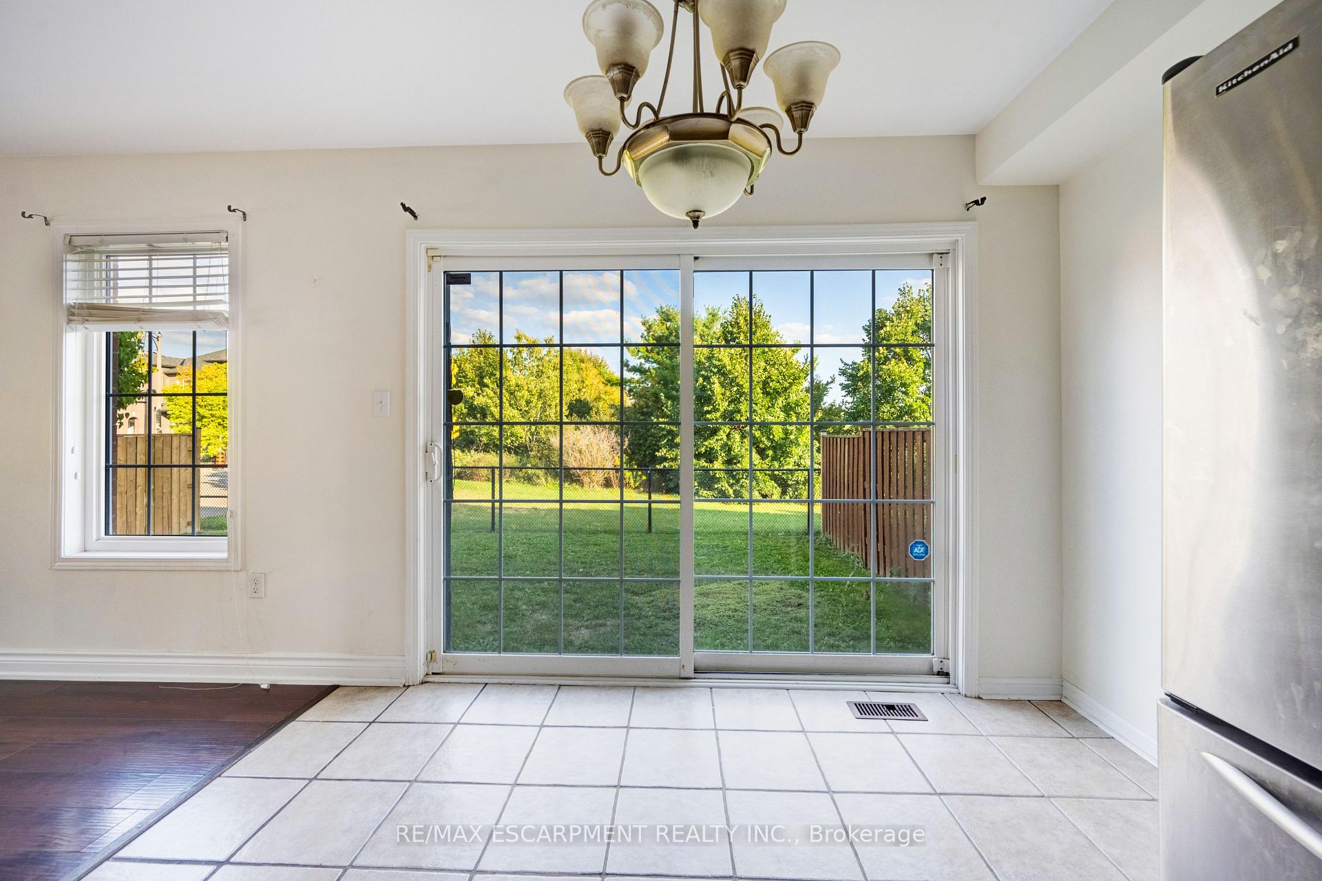 Photo 19 of 14 Yvonne Drive, Brampton, Fletcher's Meadow — HOMEH