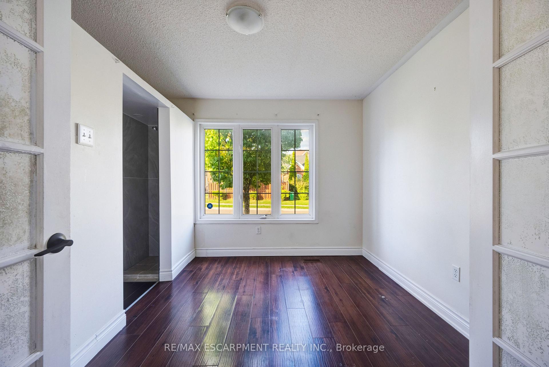 Photo 21 of 14 Yvonne Drive, Brampton, Fletcher's Meadow — HOMEH
