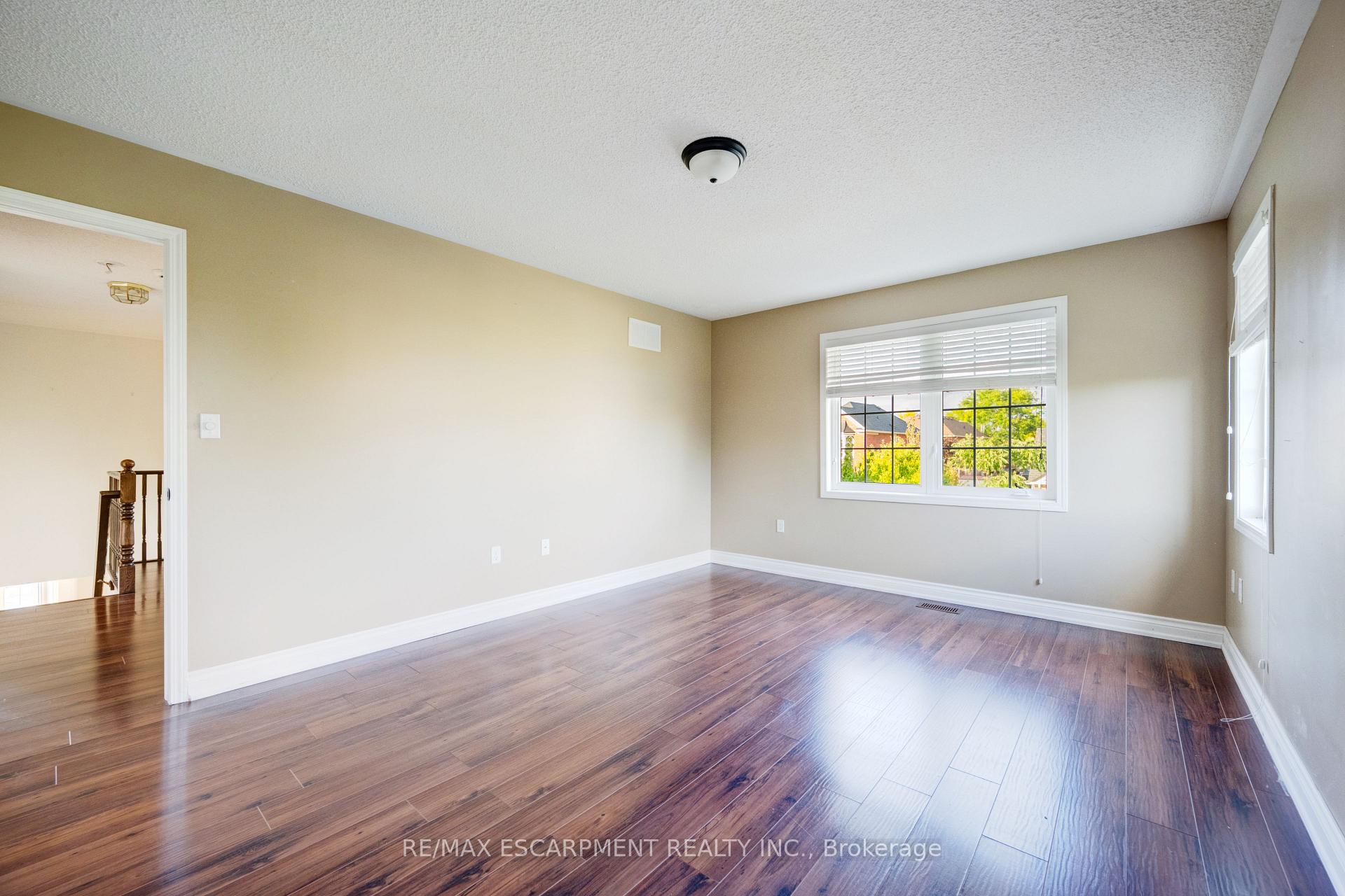 Photo 27 of 14 Yvonne Drive, Brampton, Fletcher's Meadow — HOMEH