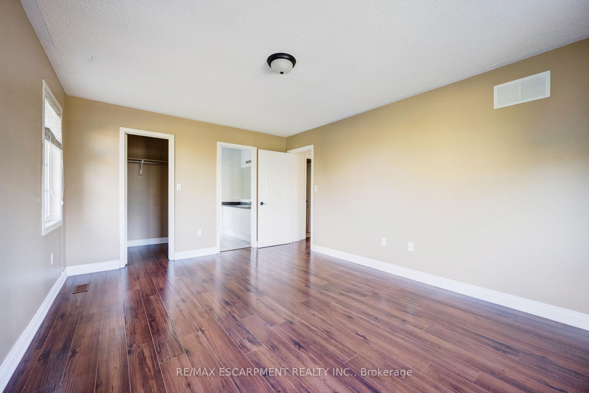 Photo 28 of 14 Yvonne Drive, Brampton, Fletcher's Meadow — HOMEH