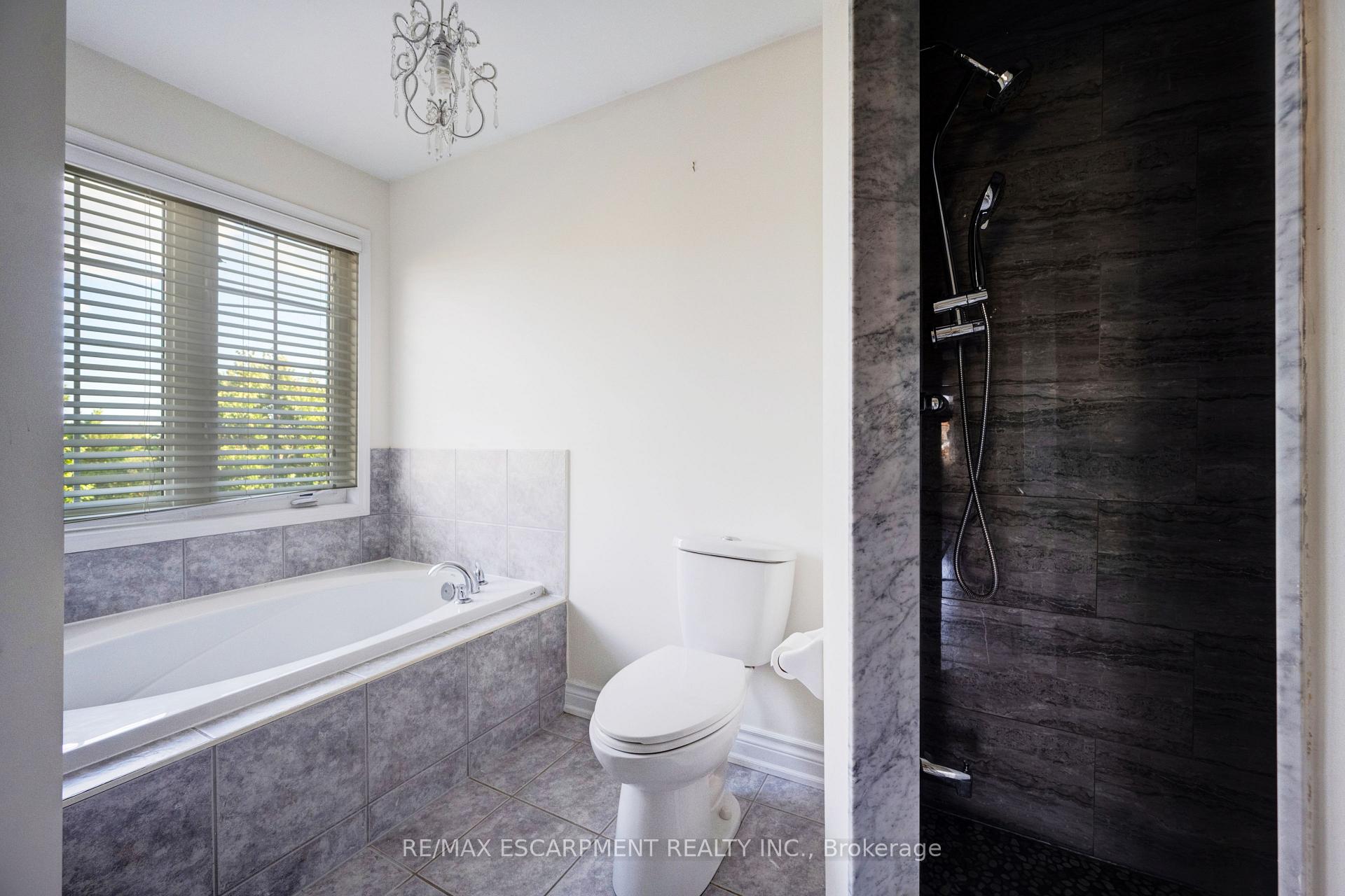 Photo 31 of 14 Yvonne Drive, Brampton, Fletcher's Meadow — HOMEH