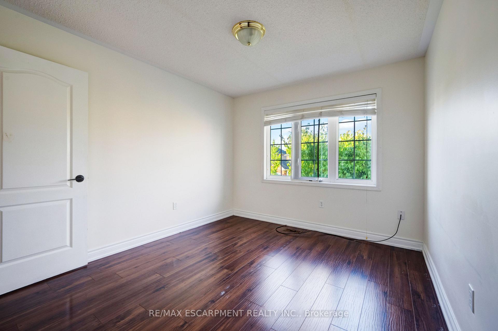 Photo 39 of 14 Yvonne Drive, Brampton, Fletcher's Meadow — HOMEH