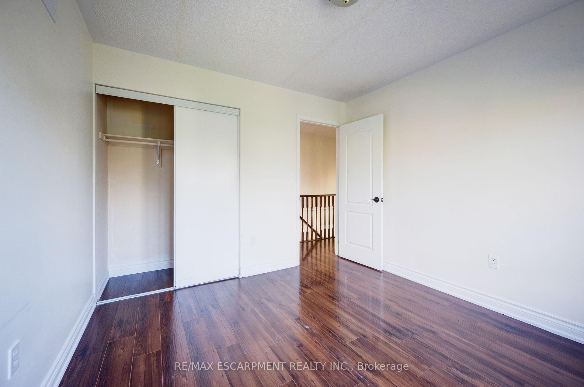 Photo 40 of 14 Yvonne Drive, Brampton, Fletcher's Meadow — HOMEH