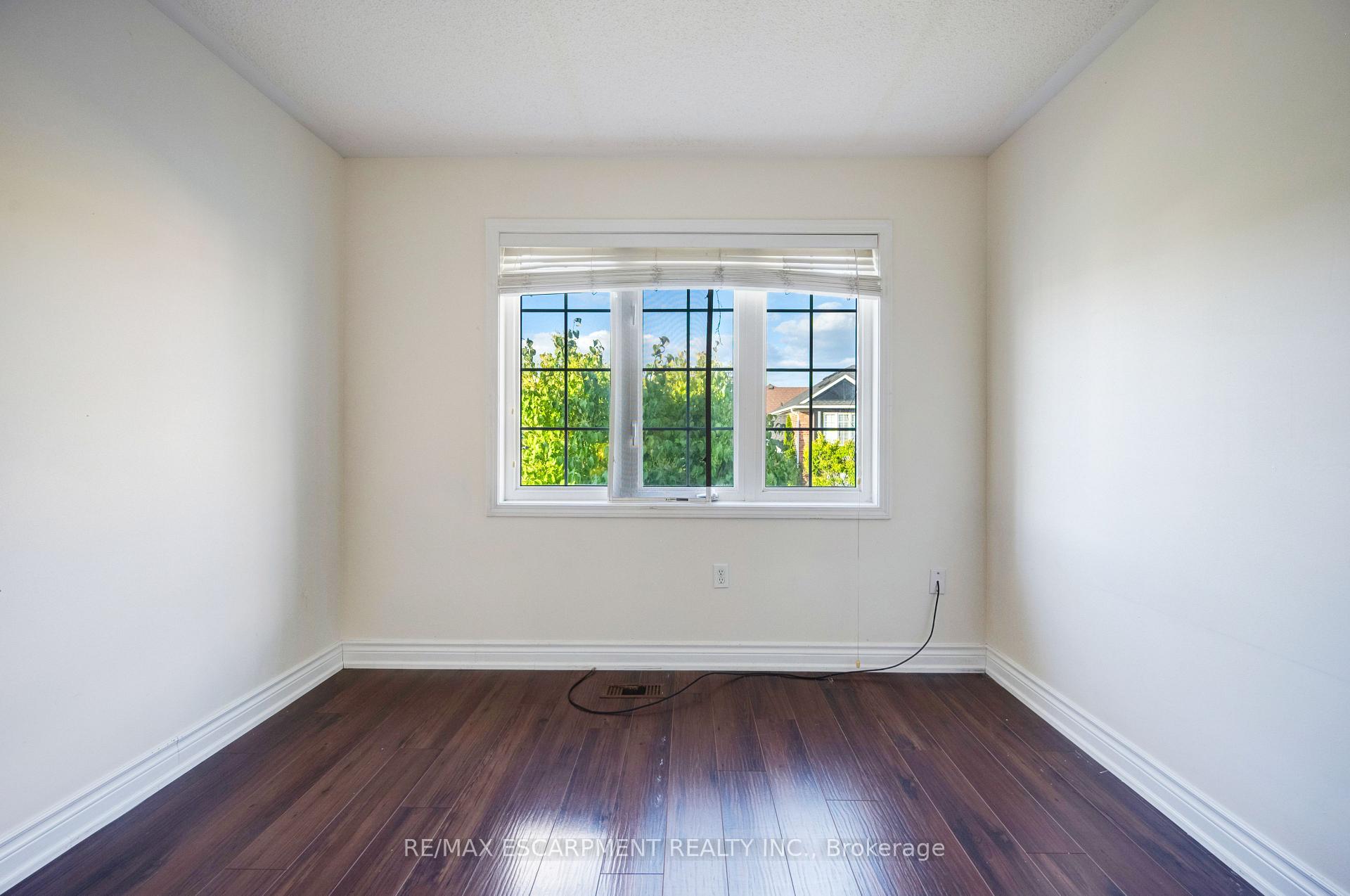 Photo 41 of 14 Yvonne Drive, Brampton, Fletcher's Meadow — HOMEH