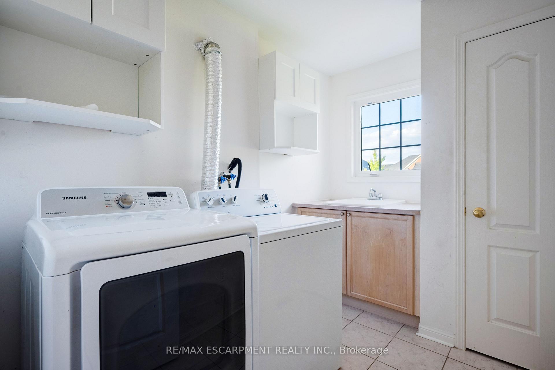 Photo 43 of 14 Yvonne Drive, Brampton, Fletcher's Meadow — HOMEH