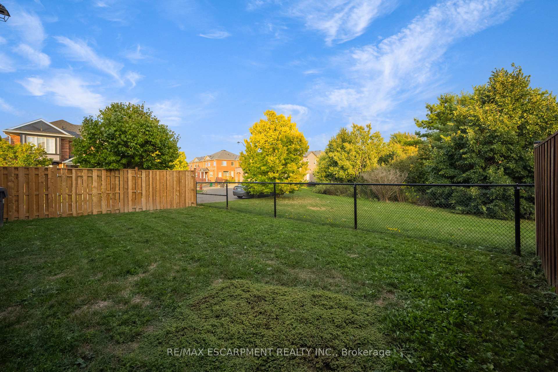 Photo 48 of 14 Yvonne Drive, Brampton, Fletcher's Meadow — HOMEH