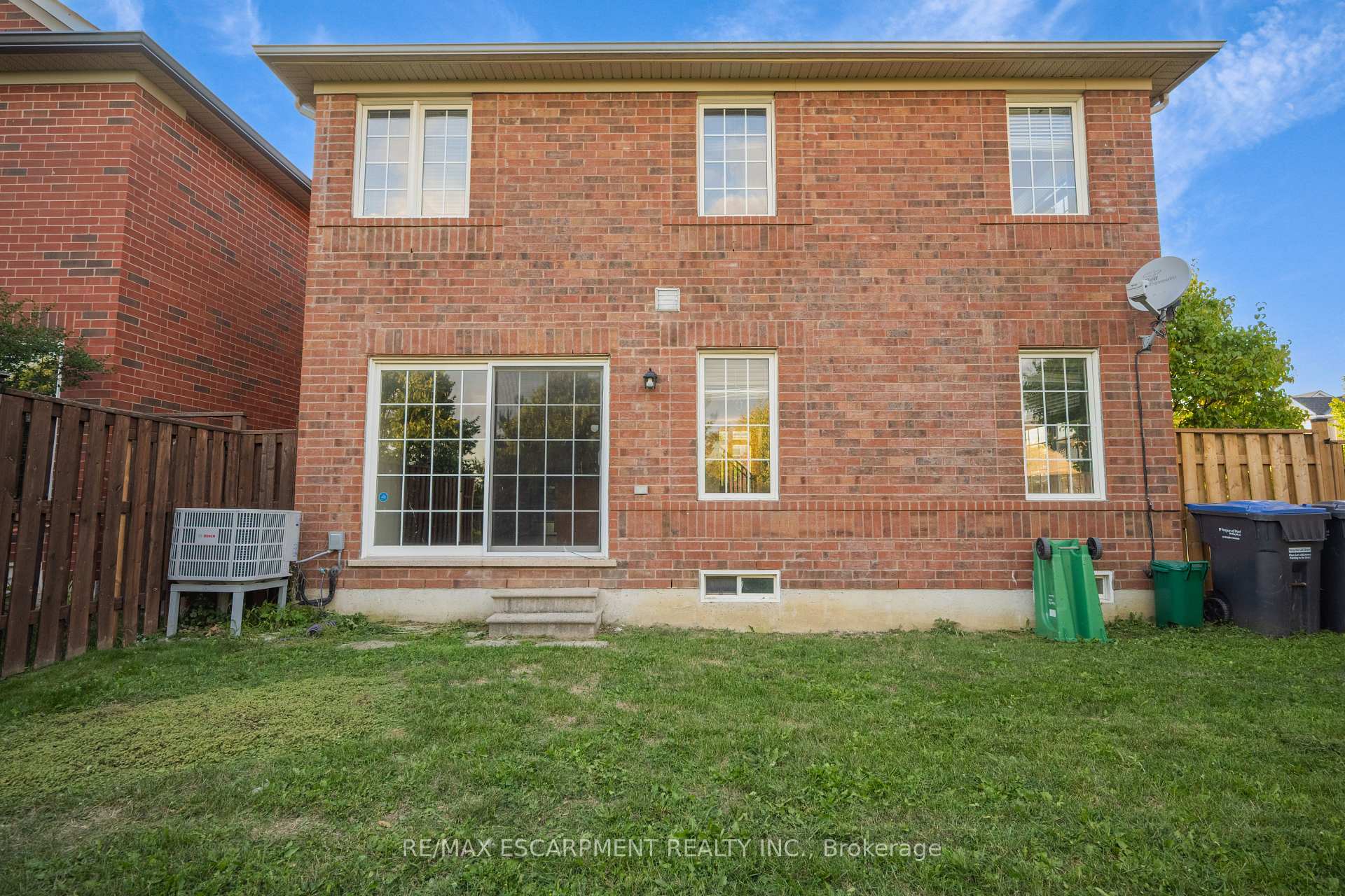 Photo 49 of 14 Yvonne Drive, Brampton, Fletcher's Meadow — HOMEH