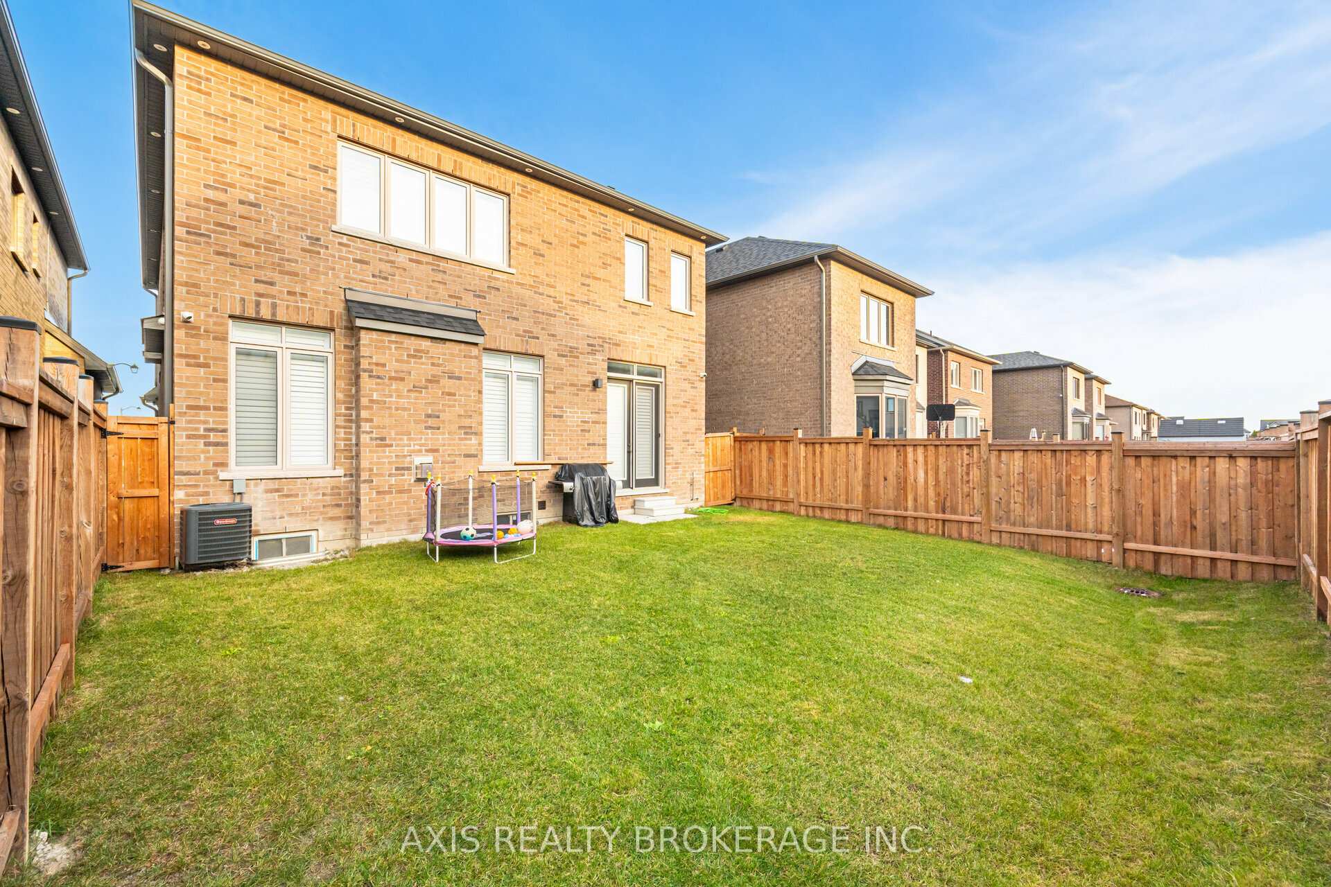Photo 32 of 65 Bellefond Street, Vaughan, Kleinburg — HOMEH