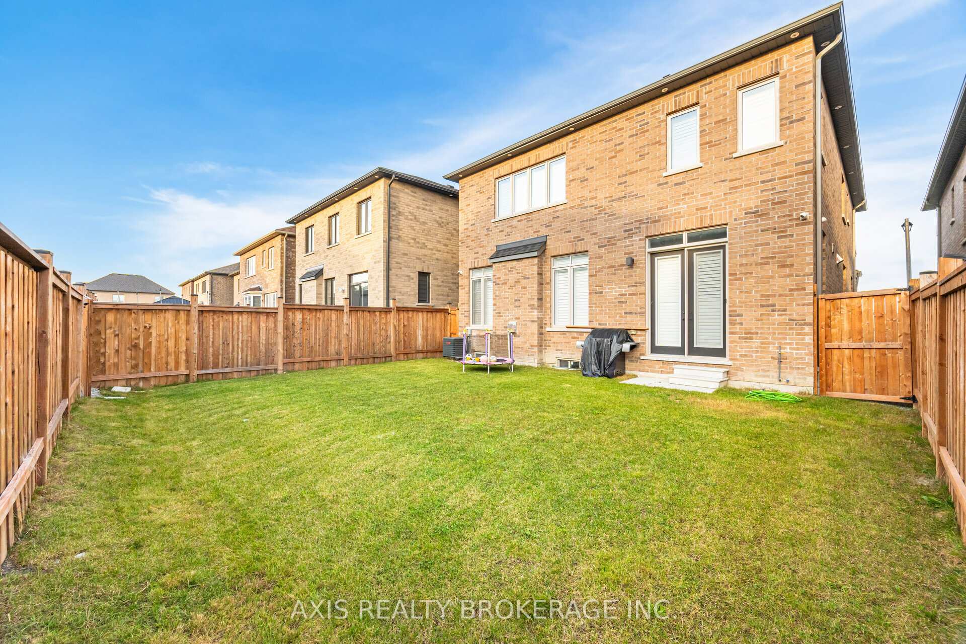 Photo 33 of 65 Bellefond Street, Vaughan, Kleinburg — HOMEH