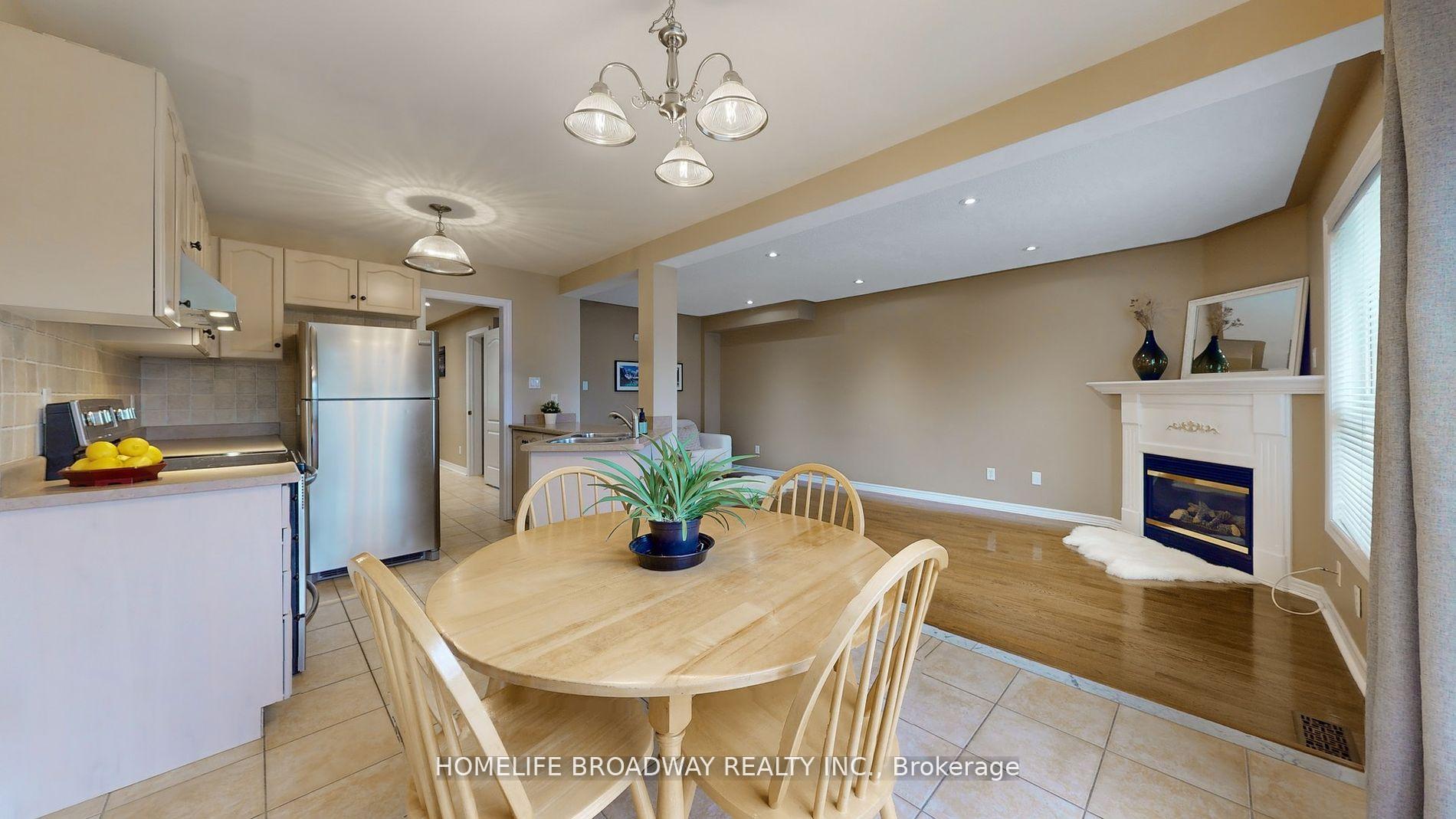 Photo 13 of 31 Corkwood Crescent, Vaughan, Maple — HOMEH