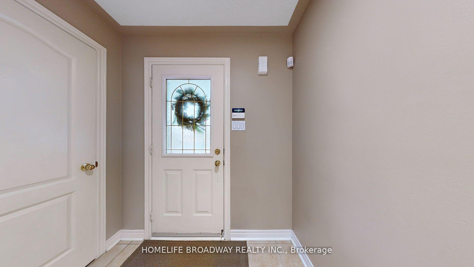 Photo 15 of 31 Corkwood Crescent, Vaughan, Maple — HOMEH