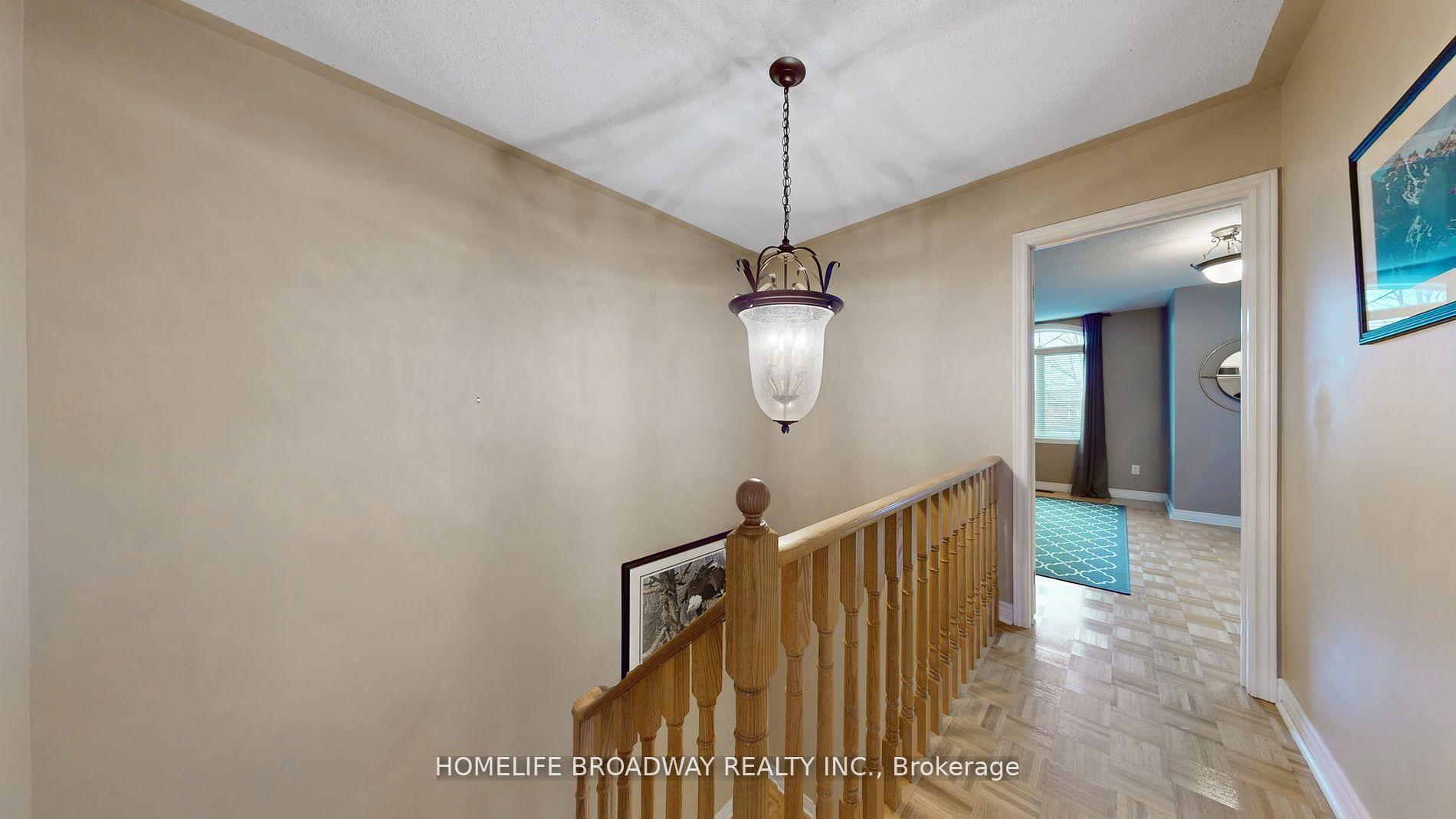 Photo 18 of 31 Corkwood Crescent, Vaughan, Maple — HOMEH