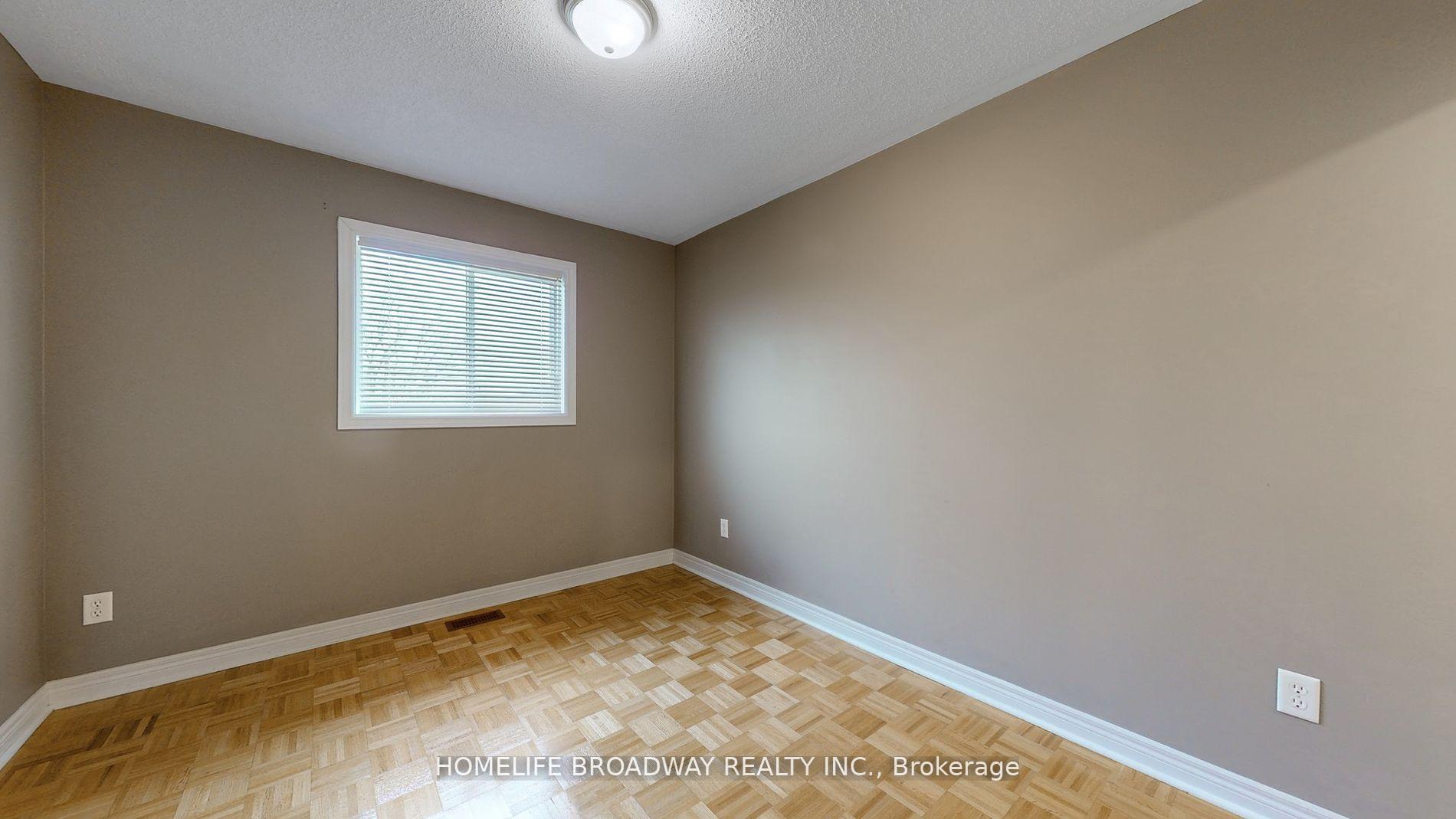 Photo 24 of 31 Corkwood Crescent, Vaughan, Maple — HOMEH