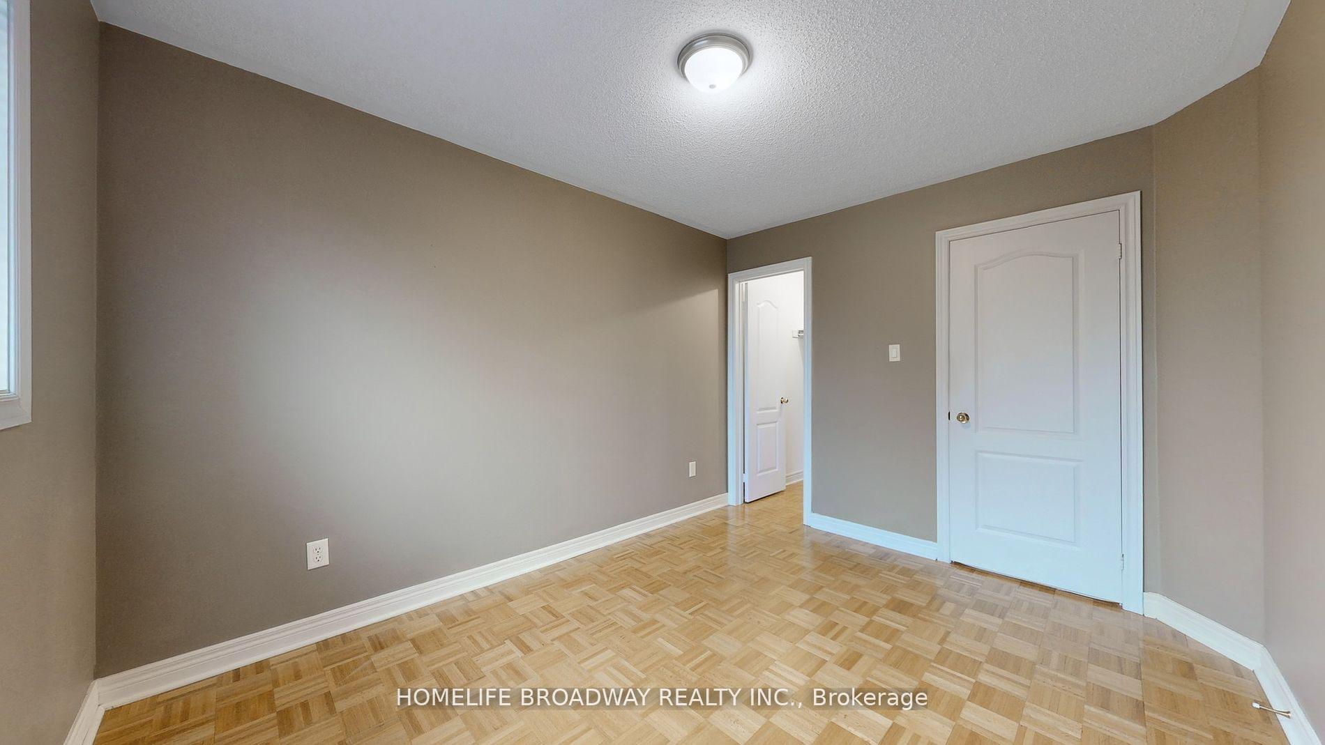 Photo 25 of 31 Corkwood Crescent, Vaughan, Maple — HOMEH