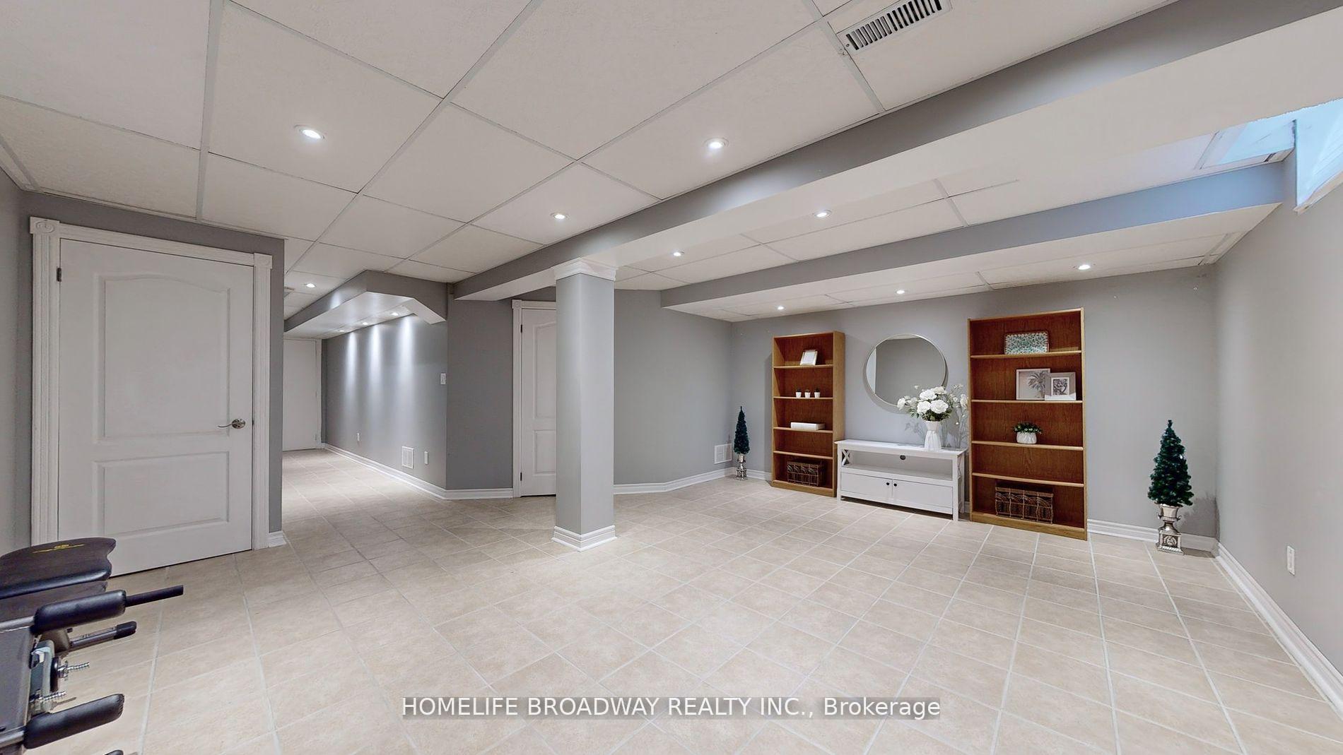 Photo 34 of 31 Corkwood Crescent, Vaughan, Maple — HOMEH